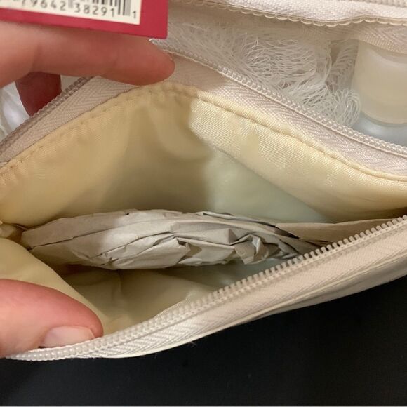 Modella off-White Quilted Weekender Travel Bags Toiletry and Makeup Bags Set - Picture 5 of 9